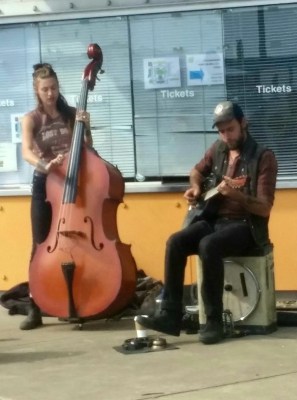 market-music-duo